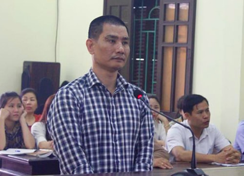 Tài xế lĩnh 7 tháng tù treo vì xô ngã cảnh sát khám hiện trường