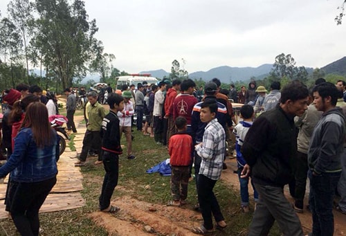 Mẹ chồng, con dâu gặp nạn dưới bánh ôtô tải biển số Nghệ An