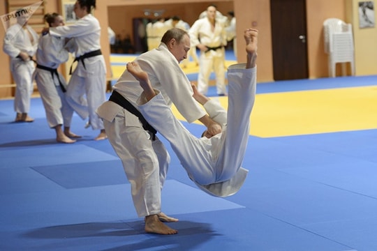 Vì sao Thủ tướng Nhật Bản gọi ông Putin là “võ sĩ judo chân chính”?