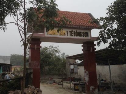 Giám đốc Trung tâm y tế bị giáng chức vì ký khống giấy khám sức khỏe