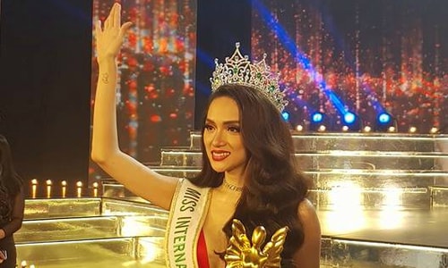 Hương Giang đăng quang Hoa hậu Chuyển giới Quốc tế 2018