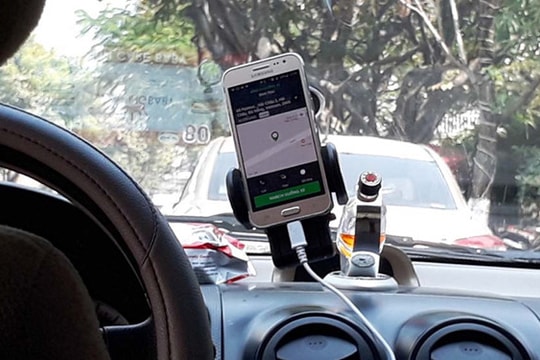 Hiệp hội taxi cả 3 miền kêu cứu Thủ tướng, đề nghị coi Uber, Grab như taxi