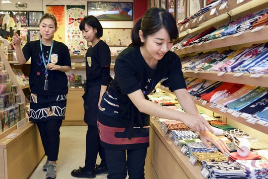 Nhiều nữ thực tập sinh Việt Nam tại Nhật Bản bị ăn chặn tiền lương