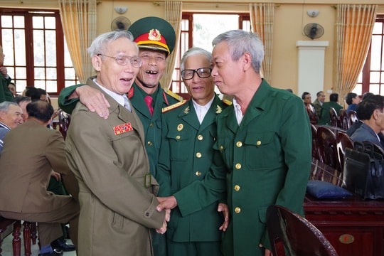 Cựu đồng đội Trung đoàn Quân tình nguyện Việt Nam tại Lào gặp mặt truyền thống