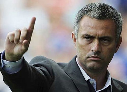HLV Mourinho ráo hoảnh: “Chúng tôi vừa có 3 điểm, giờ thì về nhà thôi!“