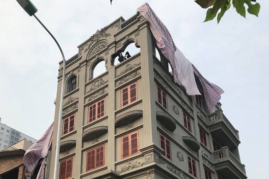 Tháo dỡ một phần biệt thự của tướng công an tổ chức đánh bạc