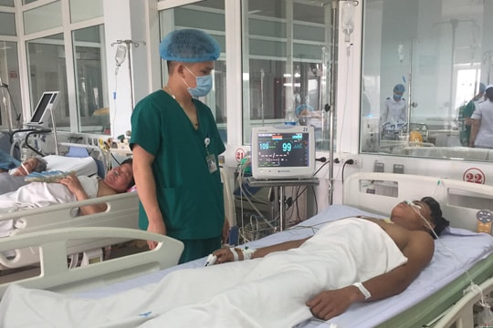 Nạn nhân thứ 4 trong vụ ngộ độc rượu ở Nghệ An đang nguy kịch