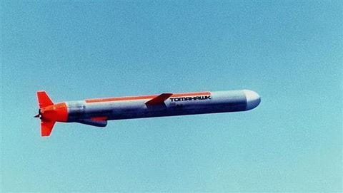 Vũ khí “phóng và quên” với “phóng và bỏ chạy” khác nhau như thế nào?