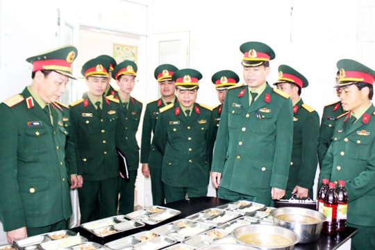 Bộ Tư lệnh Quân khu 4 thăm, kiểm tra Sư đoàn 324