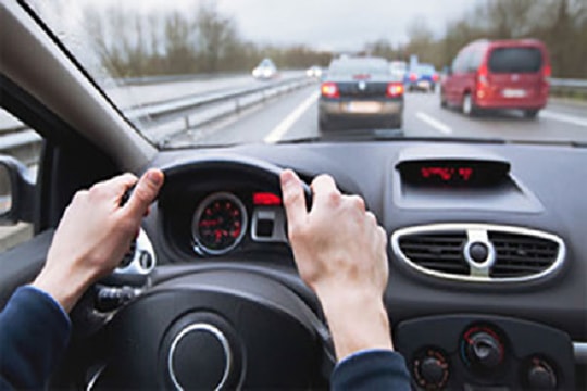 Đi cố khi bình xăng cạn gây hại cho ô tô thế nào?