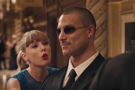 Taylor Swift thuê ngôi sao phim sex đóng MV mới