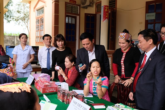 Triển khai Chiến dịch truyền thông cung cấp dịch vụ CS SKSS/KHHGĐ đến 100% xã, phường 