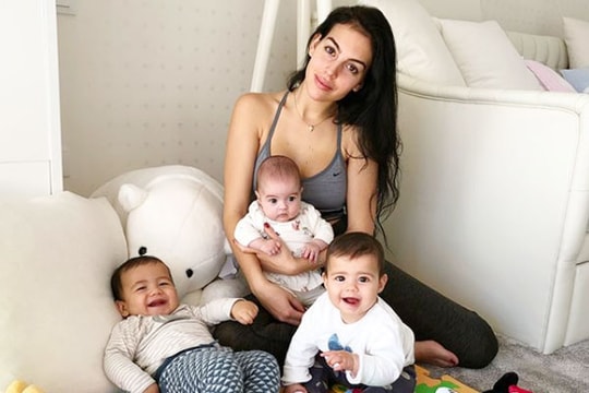 Người yêu C. Ronaldo khoe bụng phẳng 4 tháng sau sinh