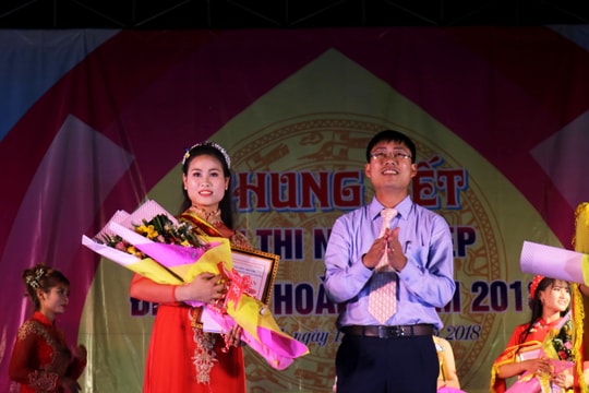 Nữ sinh lớp 11 đạt giải Nhất cuộc thi người đẹp Lễ hội Đền Đức Hoàng