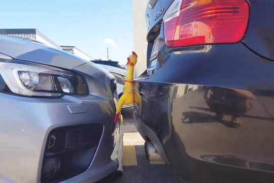 “Công nghệ” hỗ trợ đỗ xe hiệu quả và hài hước