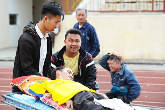 Những cổ động viên đặc biệt trong ngày sân Vinh khai màn V.League 2018