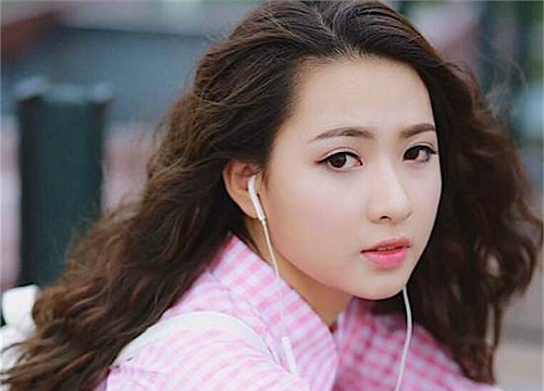 Nhan sắc đời thường hút hồn của Quyên phim “Tình khúc Bạch dương"