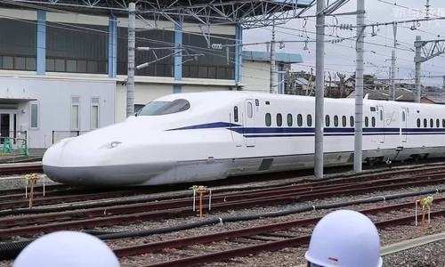 Nhật Bản giới thiệu tàu viên đạn mới vận tốc 300 km/h