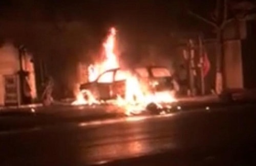 Đốt ôtô nhà hàng xóm để trả thù cho vợ