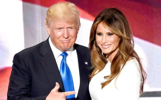 Tổng thống Trump đỡ vợ khỏi ngã vì đi giày cao gót