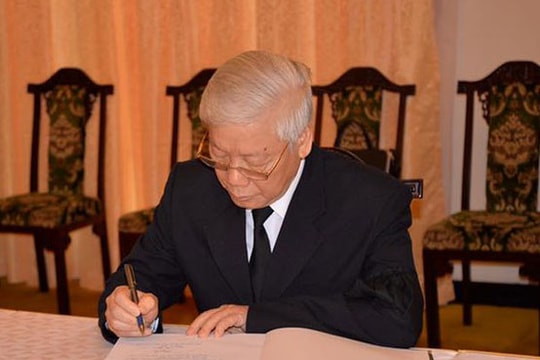 Lãnh đạo Đảng, Nhà nước xúc động ghi sổ tang viếng nguyên Thủ tướng Phan Văn Khải