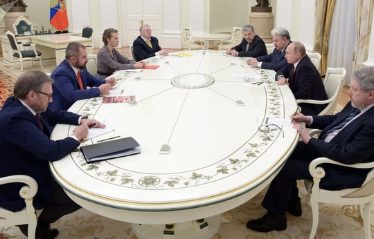 Cuộc họp kín của ông Putin với 7 ứng viên tổng thống có gì đặc biệt?