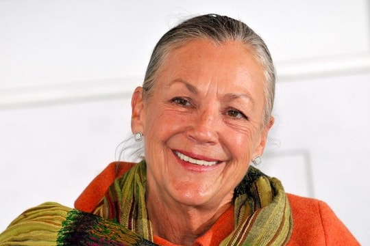 Người phụ nữ giàu nhất thế giới tiêu tiền như thế nào?