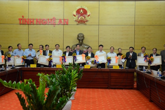 Lãnh đạo tỉnh gặp mặt cán bộ chủ chốt đã nghỉ hưu