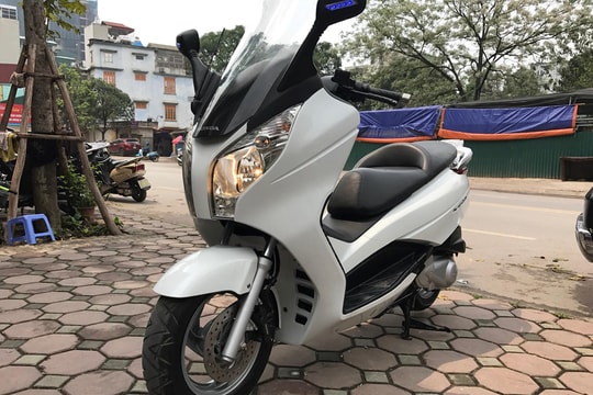 'Hàng hiếm' Honda S-Wing rao bán giá ngang SH đời mới tại HN
