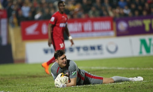 Văn Lâm khẳng định đẳng cấp trước ngày tập trung tuyển Việt Nam