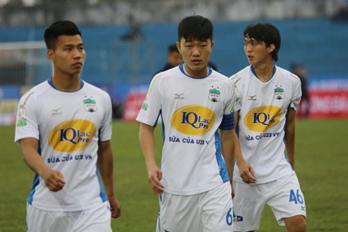 “Cay” bầu Tú, bầu Đức đưa cả đội HAGL ra nước ngoài thi đấu?