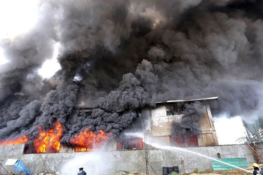 Cách phòng tránh bị ngạt khói khi gặp hỏa hoạn 