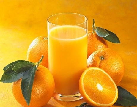 Những đối tượng cần nói ‘không’ với nước cam