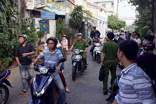 Người phụ nữ qua đời, em trai chôn xác ngay trong nhà