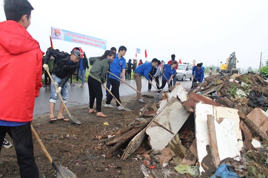Thành đoàn Vinh “hô biến” bãi rác thải thành vườn cây sạch đẹp