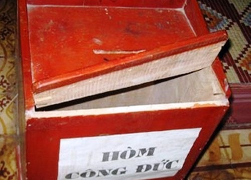 Đạo chích khoắng 5 hòm công đức của chùa