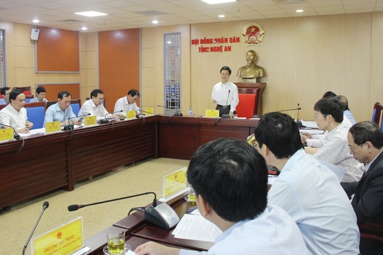 Nghiên cứu, đề xuất sắp xếp lại đội ngũ công chức và cán bộ không chuyên trách cấp xã