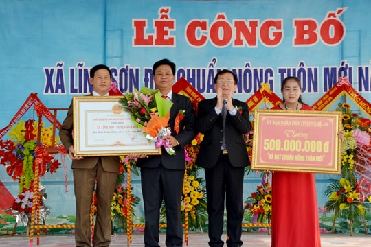 Lĩnh Sơn (Anh Sơn) đón Bằng công nhận đạt chuẩn Nông thôn mới