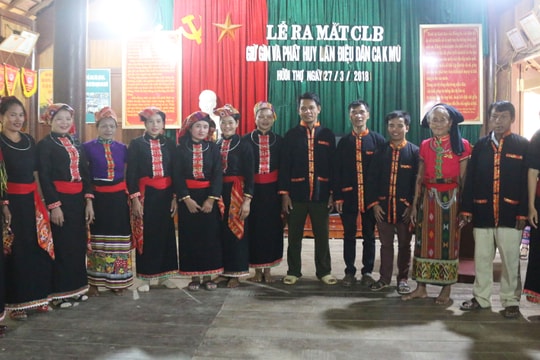 Ra mắt câu lạc bộ “Giữ gìn và phát huy làn điệu dân ca Khơ Mú”