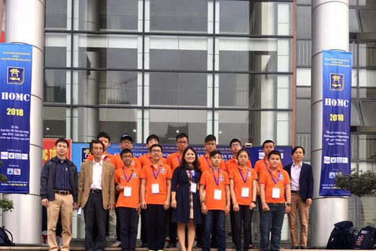 Nghệ An đoạt 4 huy chương Vàng tại kỳ thi Olympic Toán học bằng Tiếng Anh