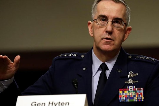 Tướng Mỹ liên tục cảnh báo về vũ khí siêu thanh Nga, Trung