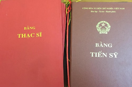 Bán bằng tiến sĩ giả giá 3 triệu đồng