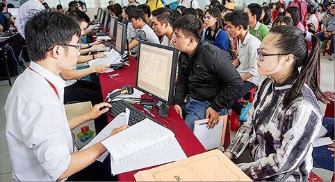 Có nên ủng hộ trường đại học tuyển sinh bằng tổ hợp “lạ”?