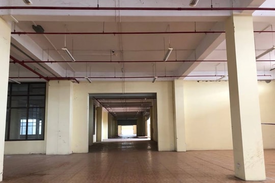 Tầng 3 chợ Vinh tái hoang vắng 