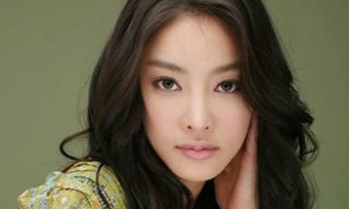 Nữ diễn viên tự tử vì bị ép quan hệ 100 lần với 31 người đàn ông