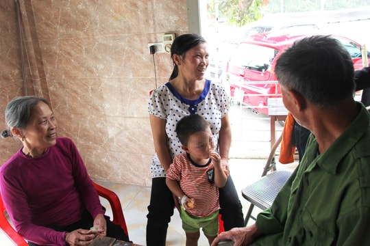 Vụ bé trai 2 tuổi ở Nghệ An bị bạo hành: Không xử lý hình sự cha dượng