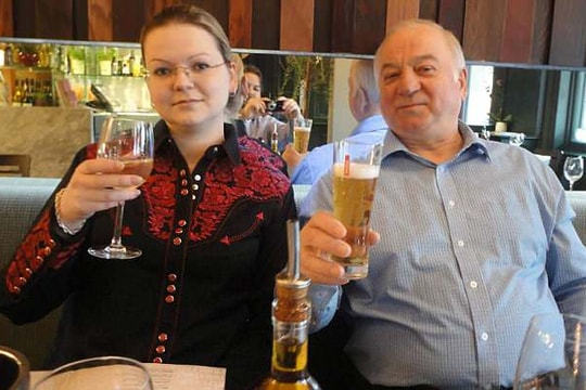 Con gái cựu điệp viên Nga bị đầu độc sau khi nhận 200.000 USD