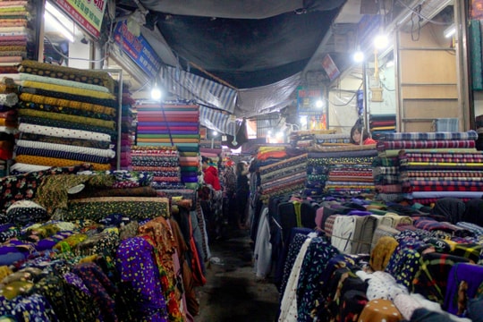 Tiểu thương lo lắng về nguy cơ cháy chợ Vinh