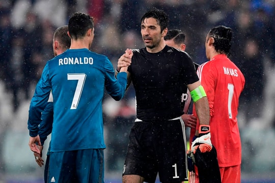 HLV Juventus và Buffon “tâm phục, khẩu phục” Cristiano Ronaldo