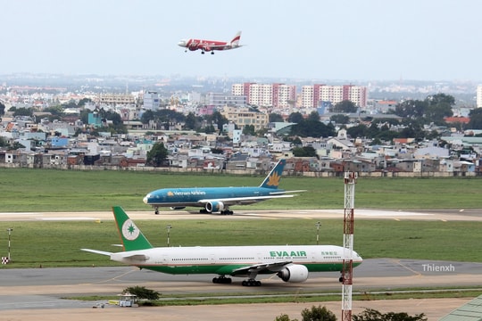 Mỗi tháng hàng chục vụ máy bay bị cứa lốp tại Nội Bài, Tân Sơn Nhất